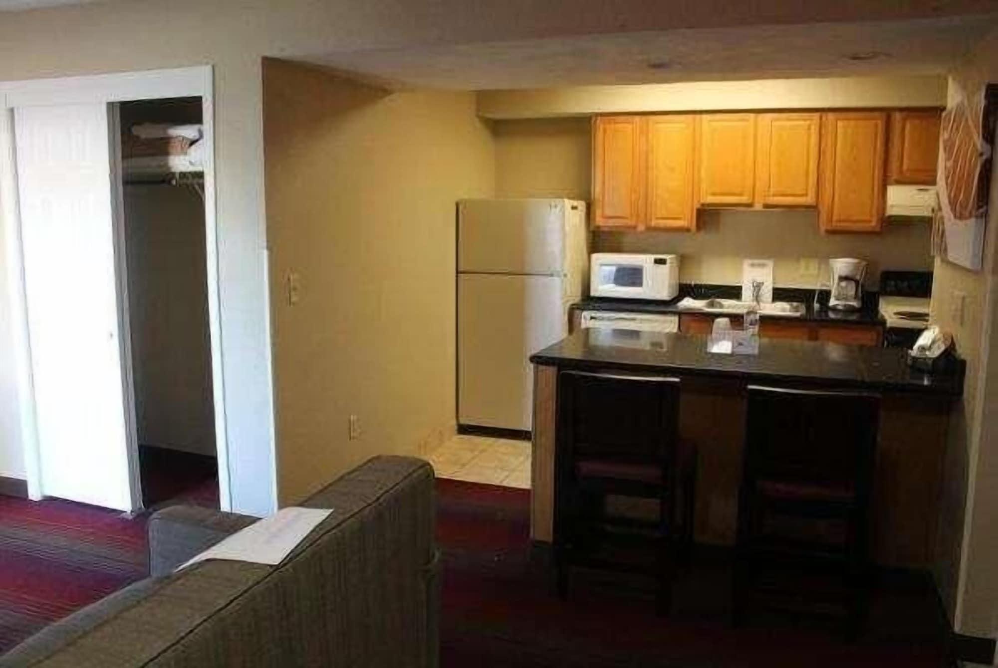 Hawthorn Extended Stay By Wyndham Уичита Экстерьер фото