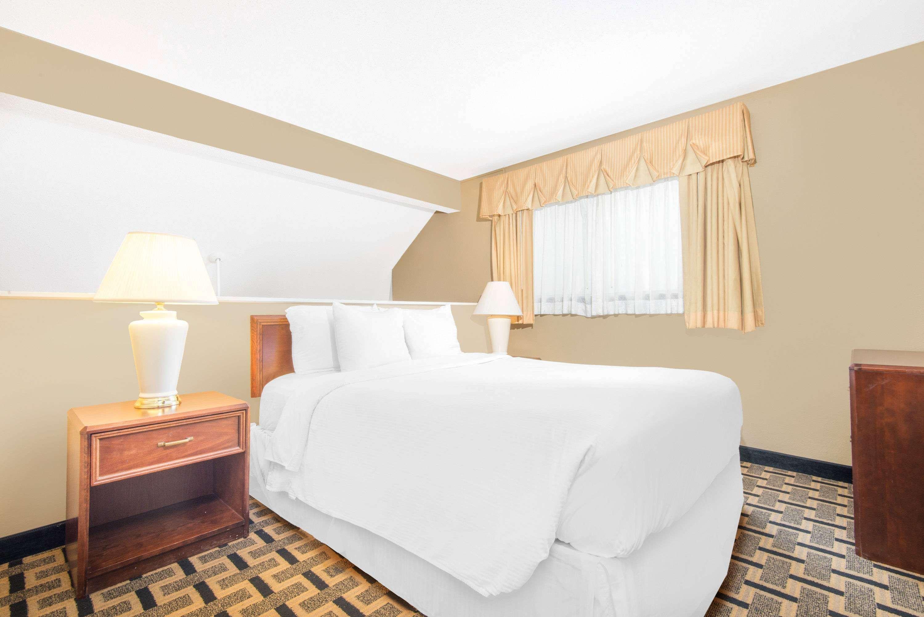 Hawthorn Extended Stay By Wyndham Уичита Экстерьер фото