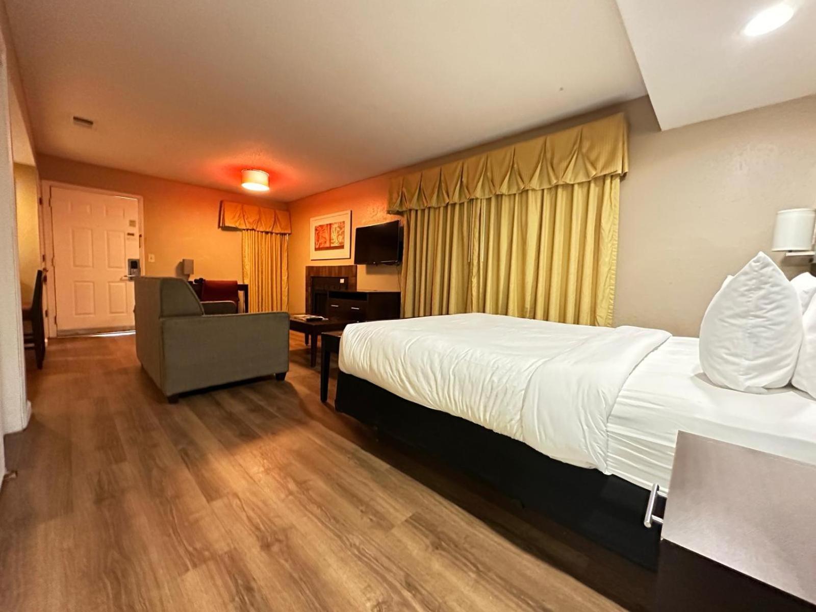 Hawthorn Extended Stay By Wyndham Уичита Экстерьер фото